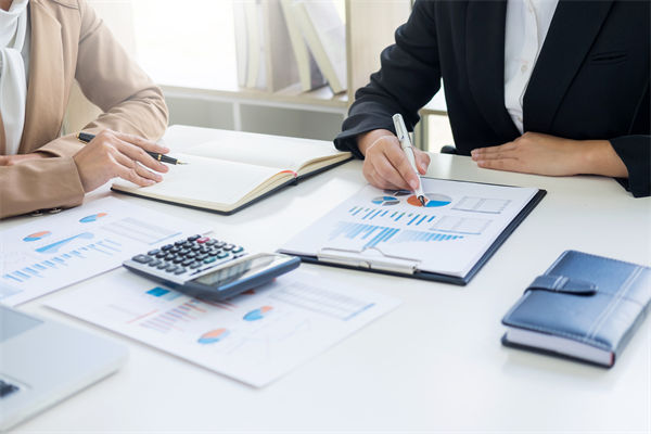 如何構建以預算為核心的企業文化，促進全員參與？